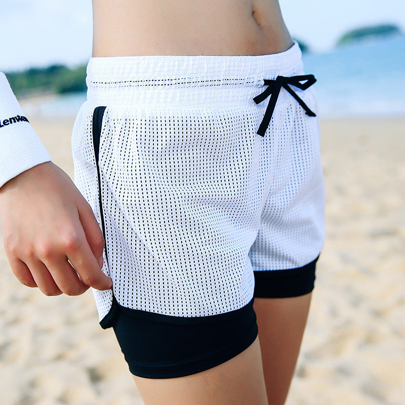 Breathable loose training shorts