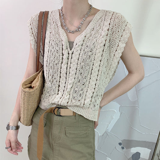 Women's Hollow-out Crocheted V-neck Vest Knitwear